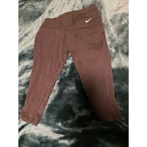 BLACK Nike dryfit crop (to knee) workout leggings